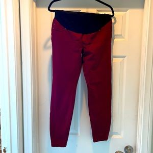 Maternity pants-legging style. Size 8 in burgundy